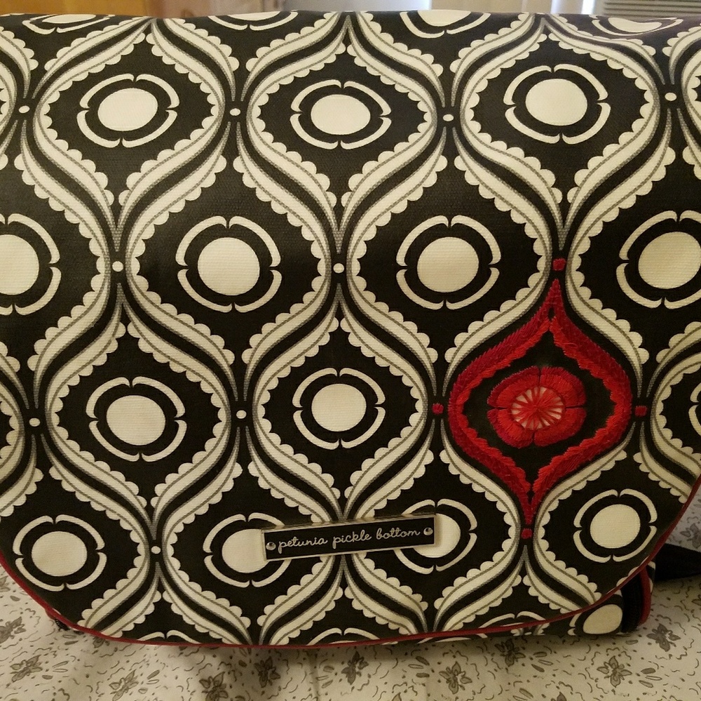 petunia pickle bottom